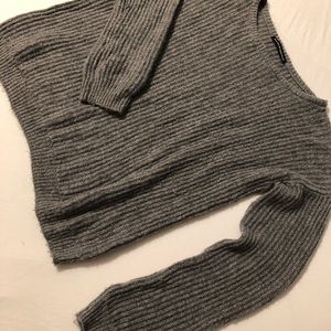 Grey basic thick knit crew neck sweater